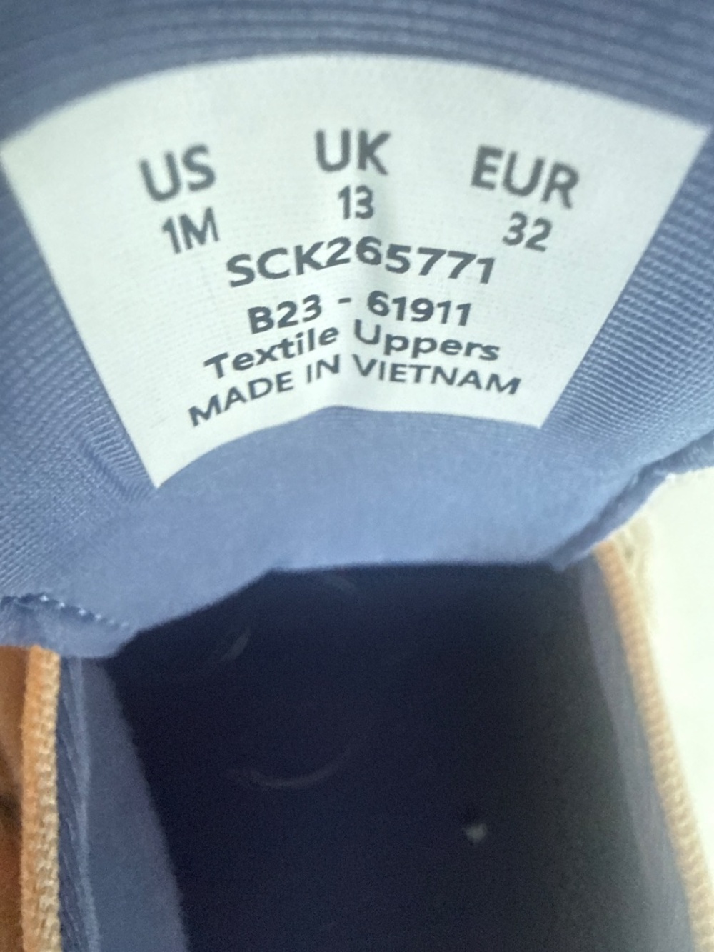 Sneakers - Picture 3 of 5